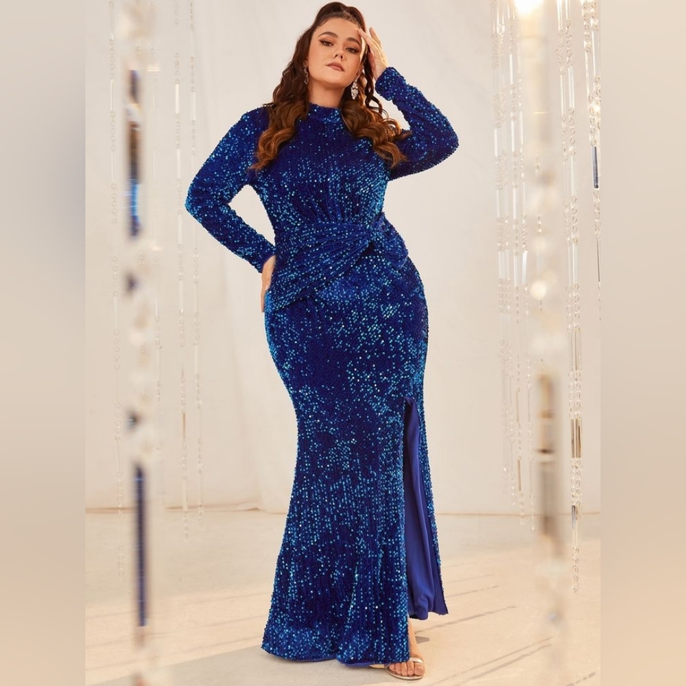 Giffniseti Elegant Long Sleeve Blue Sequin Gown